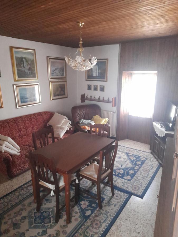 Nonna Anita Panzió Castelveccana Kültér fotó