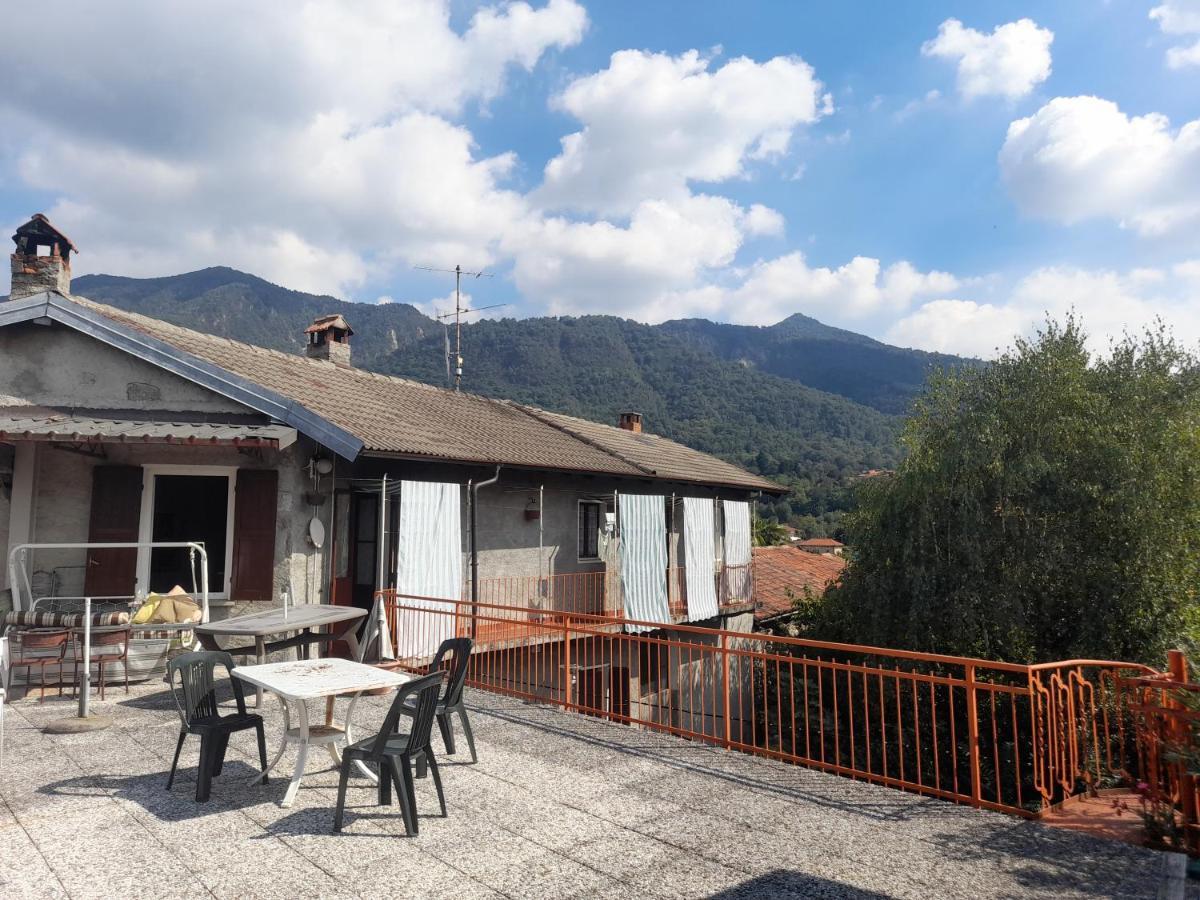Nonna Anita Panzió Castelveccana Kültér fotó